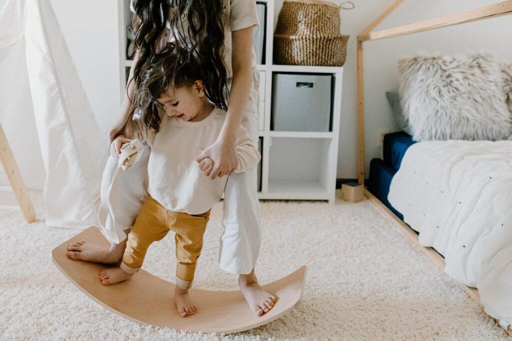 qualified nannies in Greece playing montessori with kid